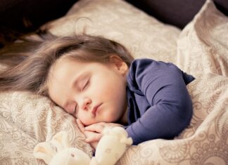 Czy 4 miesięczne dziecko może spać całą noc?
